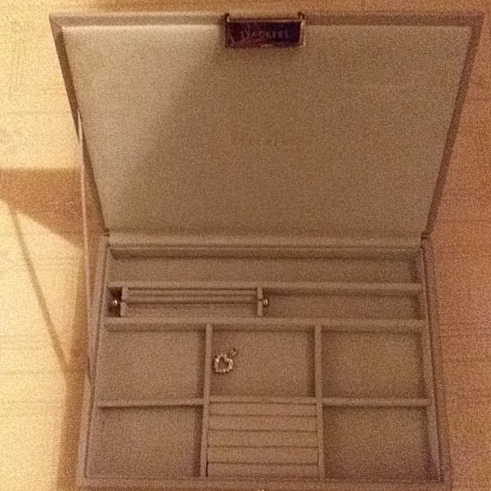 Guc. Stackers jewelry case.. NICE